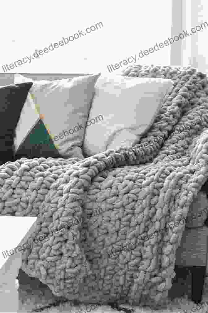 A Cozy And Chunky Crocheted Blanket Supersize Crochet: 20 Quick Crochet Projects Using Super Chunky Yarn