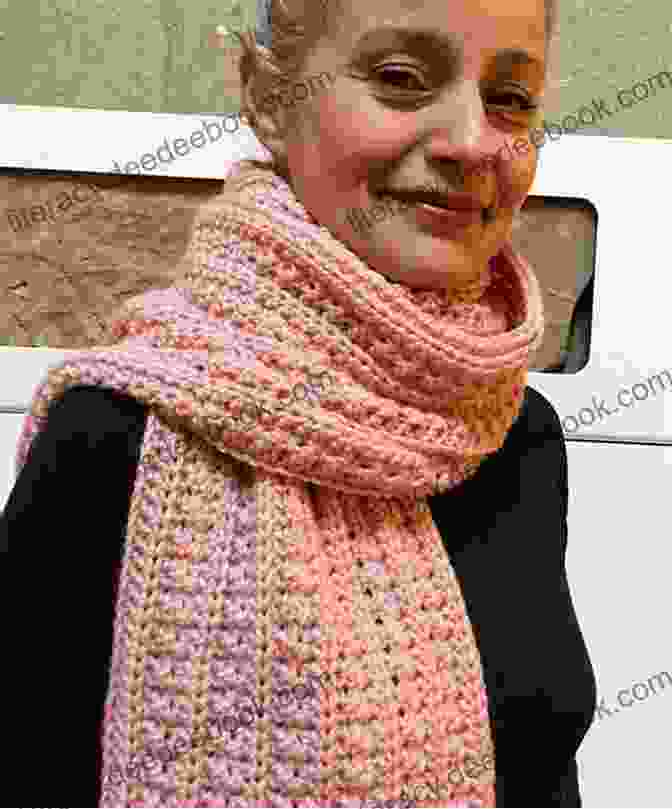 A Super Chunky And Stylish Crocheted Scarf Supersize Crochet: 20 Quick Crochet Projects Using Super Chunky Yarn